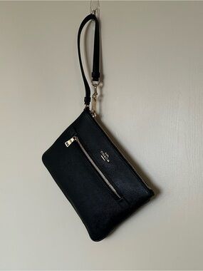 Coach Gallery Pouch Wristlet Black Gold No. F79895